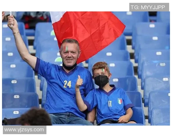 足球明星加油图片汇总助力球迷激情助阵精彩赛事 足球明星加油图片汇总助力球迷激情助阵精彩赛事