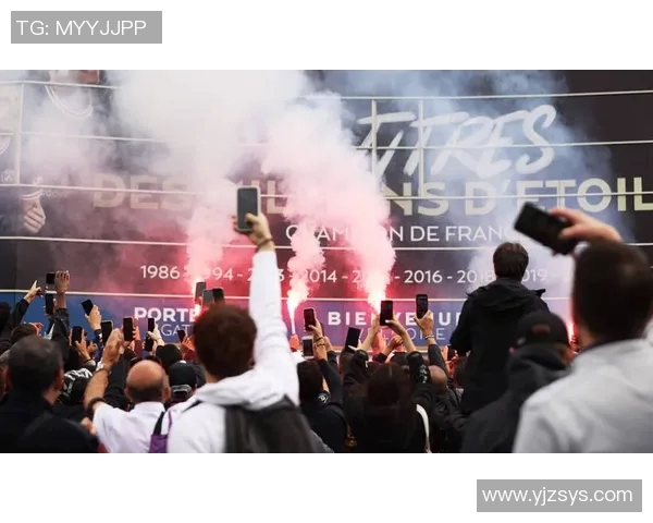 高清足球明星麻袋图片展示让你领略球场风采与魅力 高清足球明星麻袋图片展示让你领略球场风采与魅力