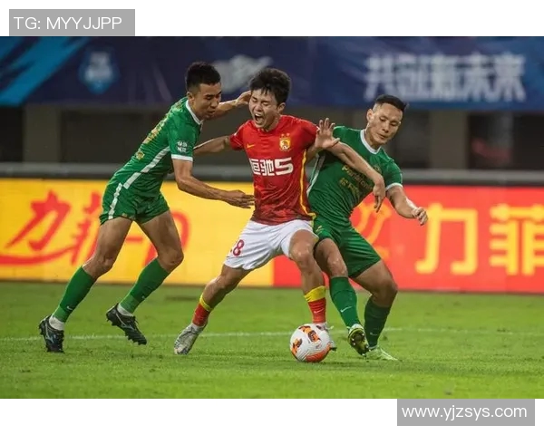 中超激战广州队迎战天津亚泰全力争胜展现球队实力与斗志