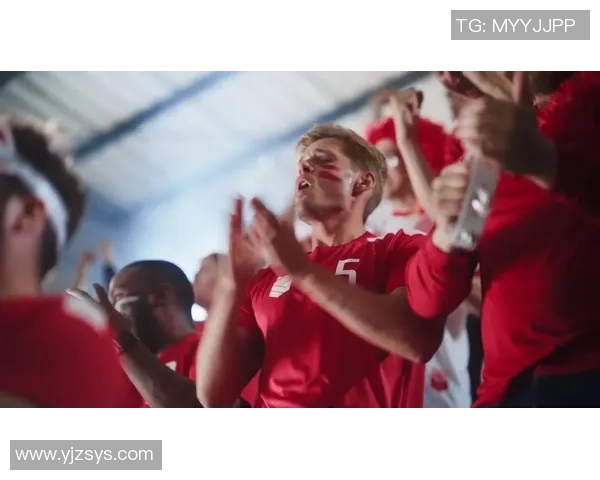 球迷兴奋拍照足球明星现身视频瞬间记录偶像的魅力与激情